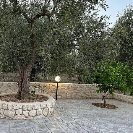 بيت للعطل Domus Caruso